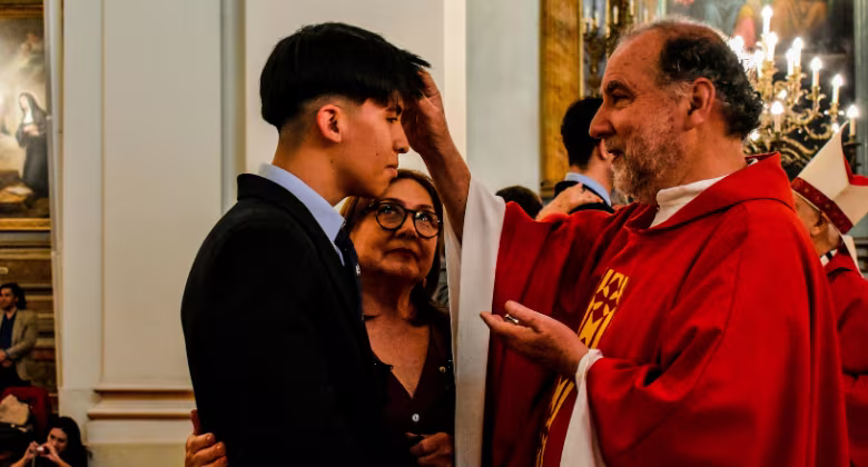 Celebramos juntos la Confirmación de nuestros estudiantes