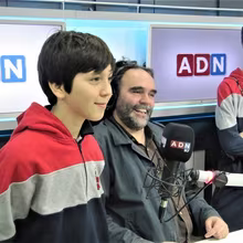 Estudiantes Taller Enciende Tu Radio visitan Radio ADN...