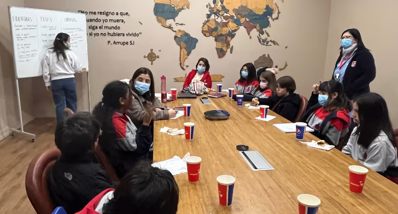 Directivas paritarias de 6° básicos planifican el segundo semestre 2023.-