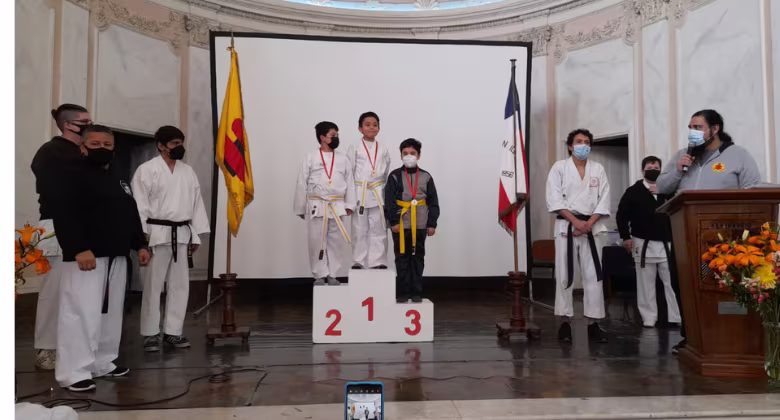 Ceremonia de Graduación y Cambio de Cinturón en la Rama de Karate del Colegio San Ignacio