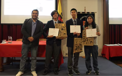 Reconocimientos a estudiantes de IV° Medio