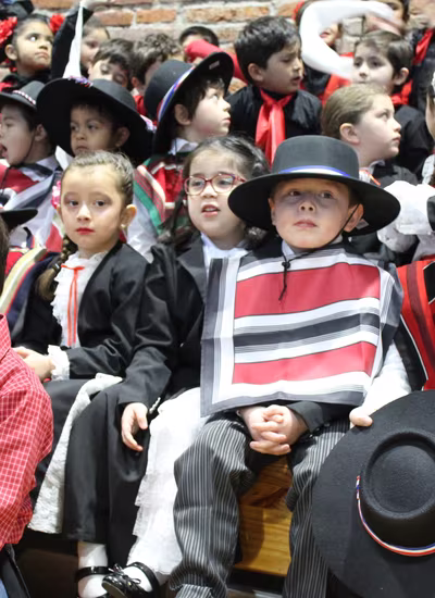 Bailes Folclóricos - Primer Ciclo