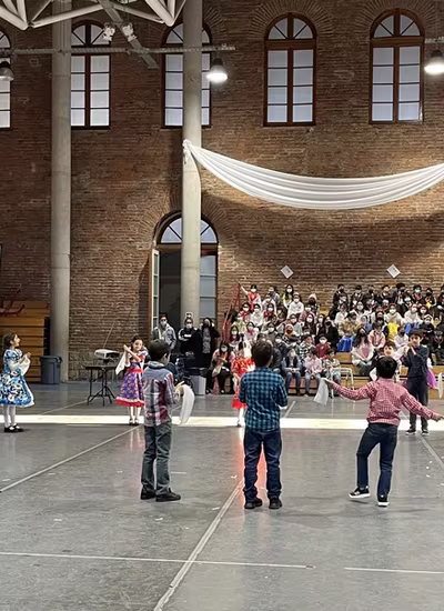 Danzas Folclóricas 3° y 4° Básicos