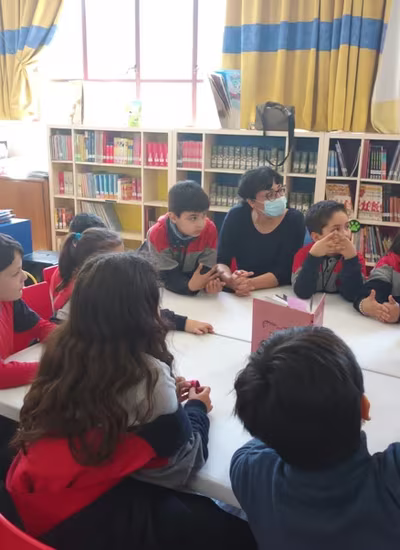 Estudiantes de Intercambio Cuentan cuentos.