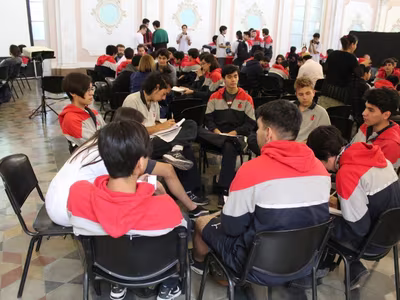 Cabildo en el Colegio San Ignacio.-