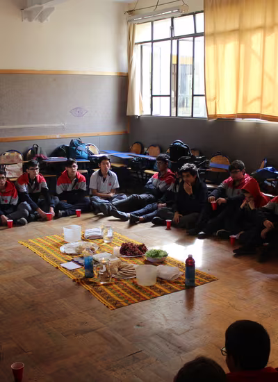Última Cena, Estudiantes Mayores