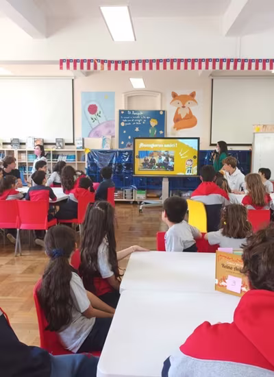 Estudiantes de Intercambio Cuentan cuentos.