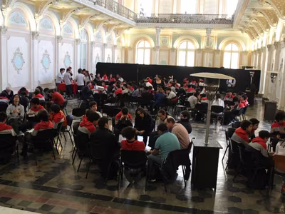 Cabildo en el Colegio San Ignacio.-