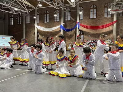 Danzas Folclóricas 1° y 2° Básico