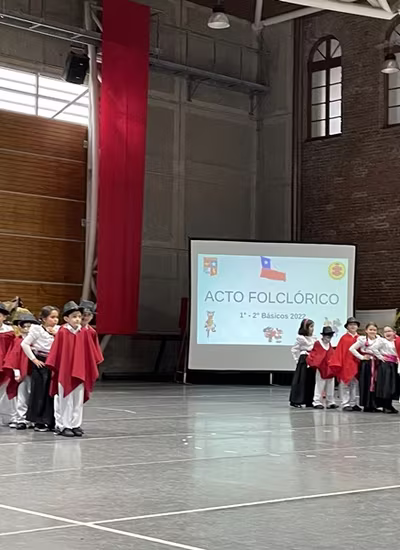 Danzas Folclóricas 1° y 2° Básico