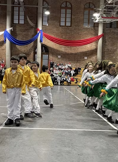 Danzas Folclóricas 1° y 2° Básico