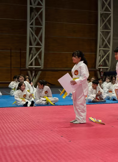 Graduación y cambio de cinturón en la rama de karate del colegio San Ignacio