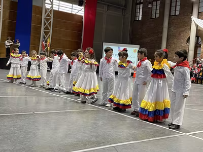 Danzas Folclóricas 1° y 2° Básico