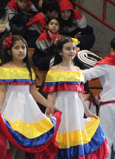 Bailes Folclóricos 2° a 4° Básico y III° Medios III