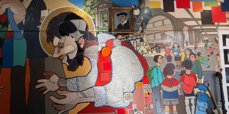 Inauguramos mural “Entramos para aprender y salimos para servir”