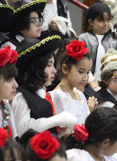Bailes Folclóricos 2° a 4° Básico y III° Medios I