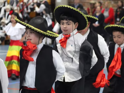 Bailes Folclóricos 2° a 4° Básico y III° Medios II
