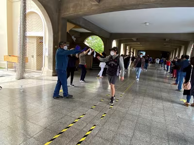 "El Pasillo" IVº Medios