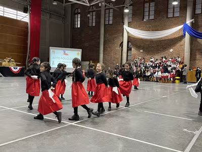 Danzas Folclóricas 1° y 2° Básico