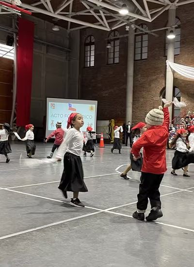 Danzas Folclóricas 1° y 2° Básico