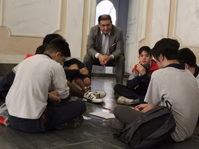 Cabildo en el Colegio San Ignacio.-