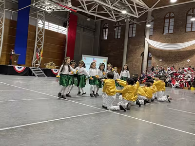 Danzas Folclóricas 1° y 2° Básico
