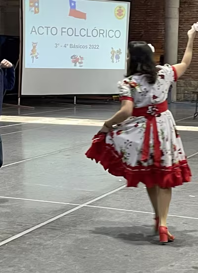 Danzas Folclóricas 3° y 4° Básicos