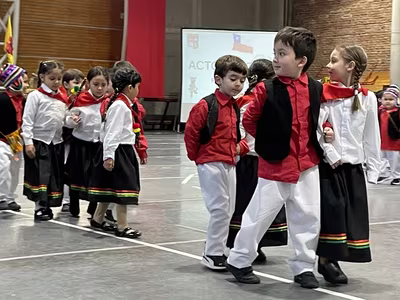 Danzas Folclóricas Pre Kínder y Kínder