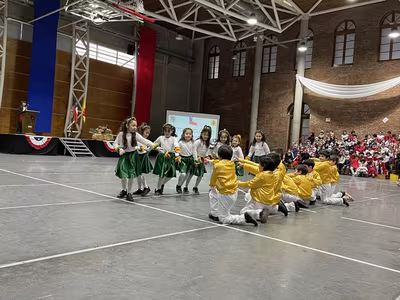 Danzas Folclóricas 1° y 2° Básico