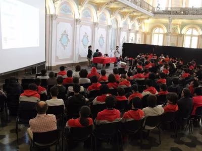 Cabildo en el Colegio San Ignacio.-