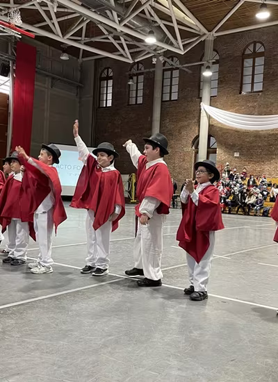 Danzas Folclóricas 1° y 2° Básico