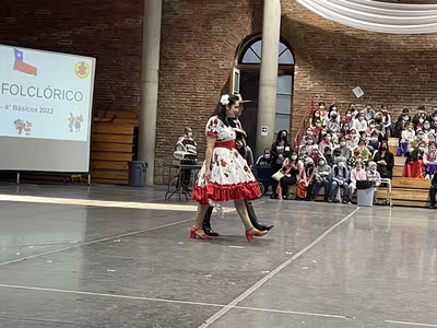 Danzas Folclóricas 3° y 4° Básicos