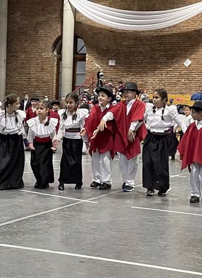 Danzas Folclóricas 1° y 2° Básico