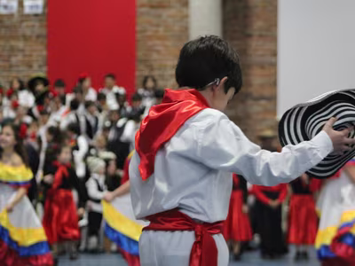 Bailes Folclóricos 2° a 4° Básico y III° Medios III