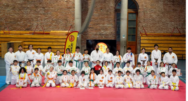 Ceremonia de Graduación y Cambio de Cinturón en la Rama de Karate del Colegio San Ignacio