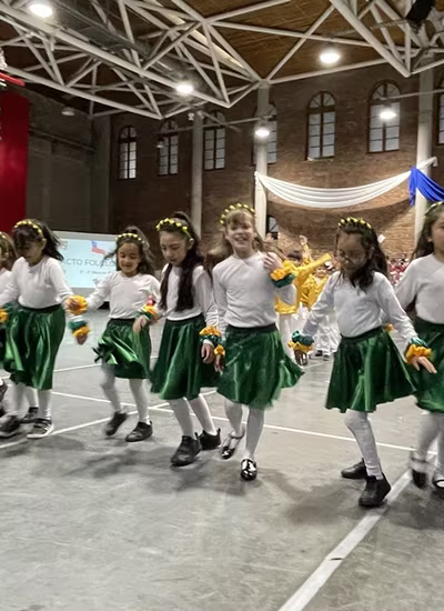 Danzas Folclóricas 1° y 2° Básico