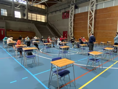IVº Medios vuelven al Colegio...