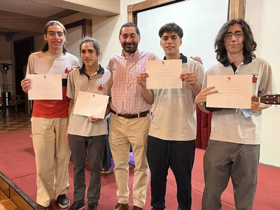 Entrega Reconocimientos IV° Medios