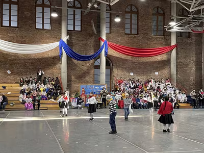 Danzas Folclóricas 3° y 4° Básicos