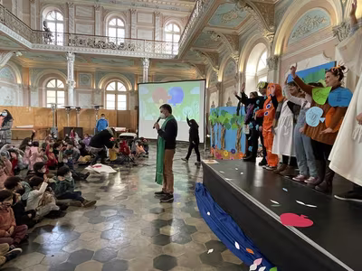 Obra de Teatro "Las Aventuras de Galletita" -  Cierre Primer Semestre, Primer Ciclo-.