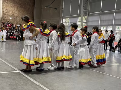 Danzas Folclóricas 1° y 2° Básico