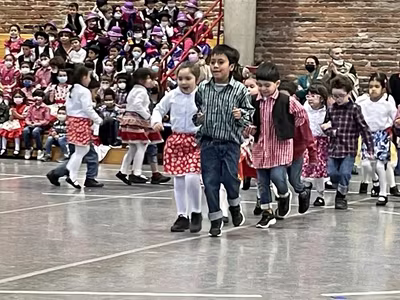 Danzas Folclóricas Pre Kínder y Kínder