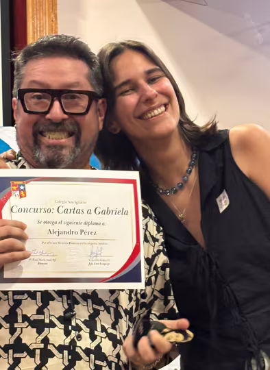 Homenaje a Gabriela Mistral: Café Literario 2025