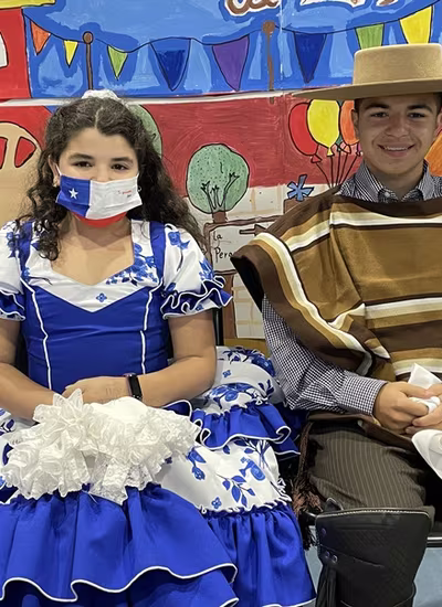Danzas Folclóricas 3° y 4° Básicos