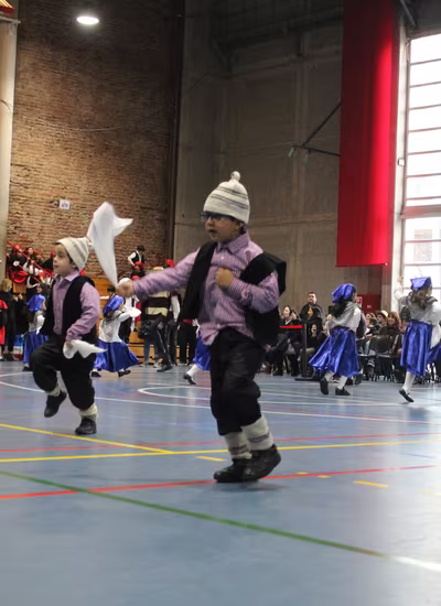 Bailes Folclóricos PK a 1° Básico y IV° Medios III