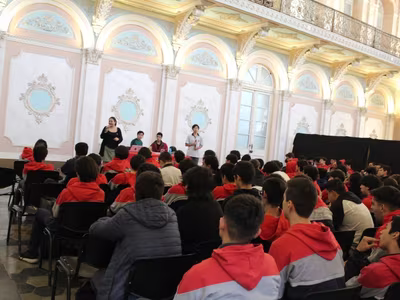 Cabildo en el Colegio San Ignacio.-
