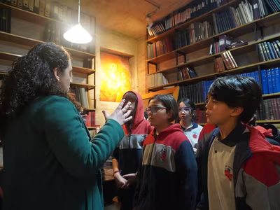 Visita Archivo del Colegio - 5° Básicos.