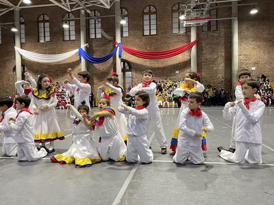 Danzas Folclóricas 1° y 2° Básico