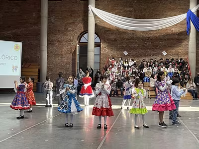 Danzas Folclóricas 3° y 4° Básicos