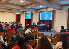 Estudiantes de II° Medio participan en Congreso Literario junto a la escritora Lola Larra